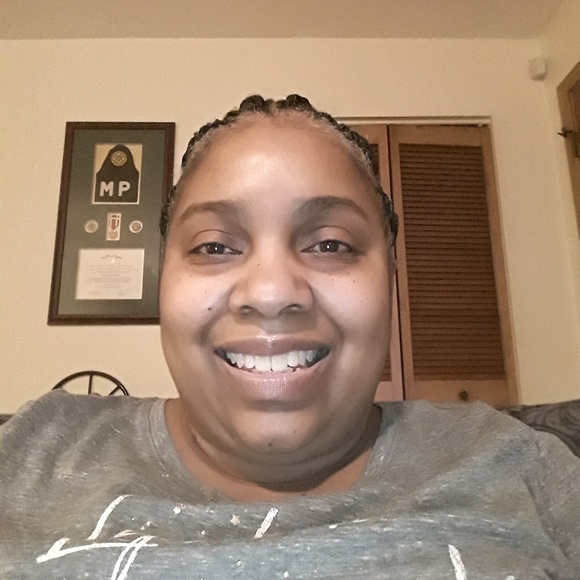 Meet your Posher, Tonia - Picture 1 of 1